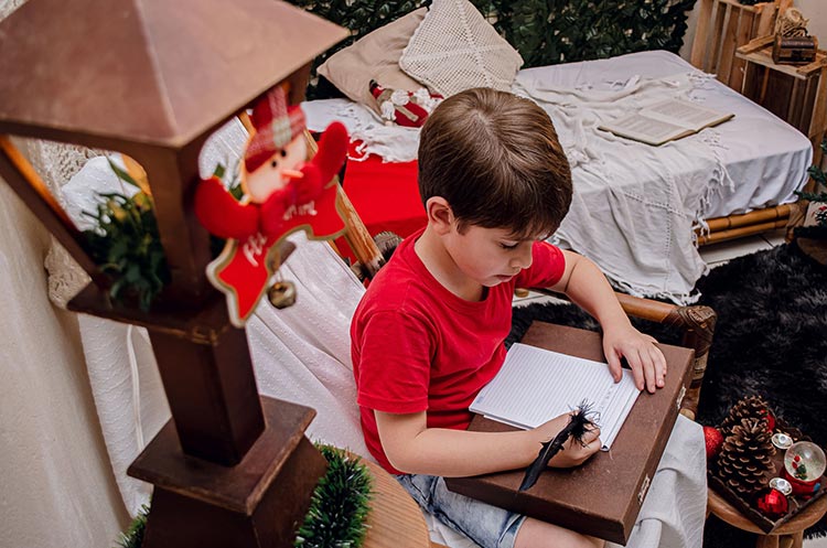 BLOGPOST_WaysTtoCelebrateHolidays11252022.jpg